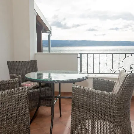 Appartement 1 Bedroom In Suhi Potok, Jesenice (Split-Dalmatia)